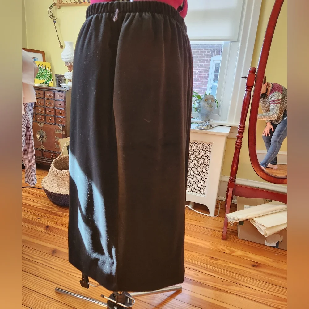 Vintage Black Velvet Pencil Skirt - Picture 12 of 13